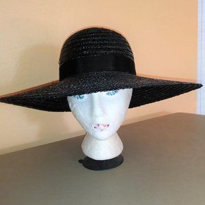 BLACK STRAW HAT, EXTRA-WIDE BRIM